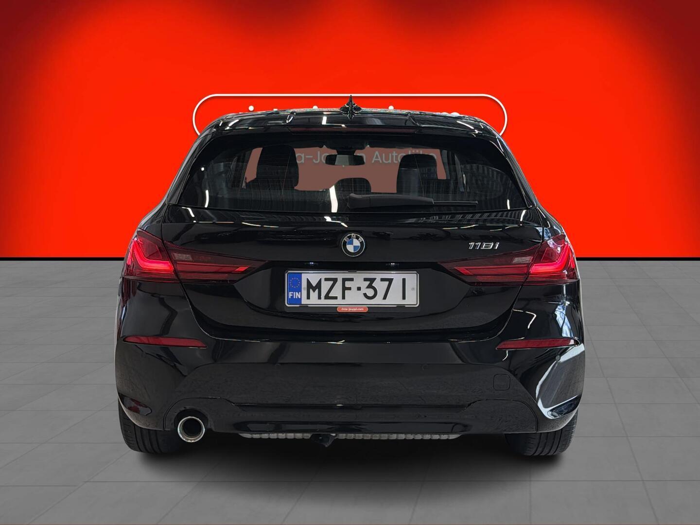 BMW 118 2021
