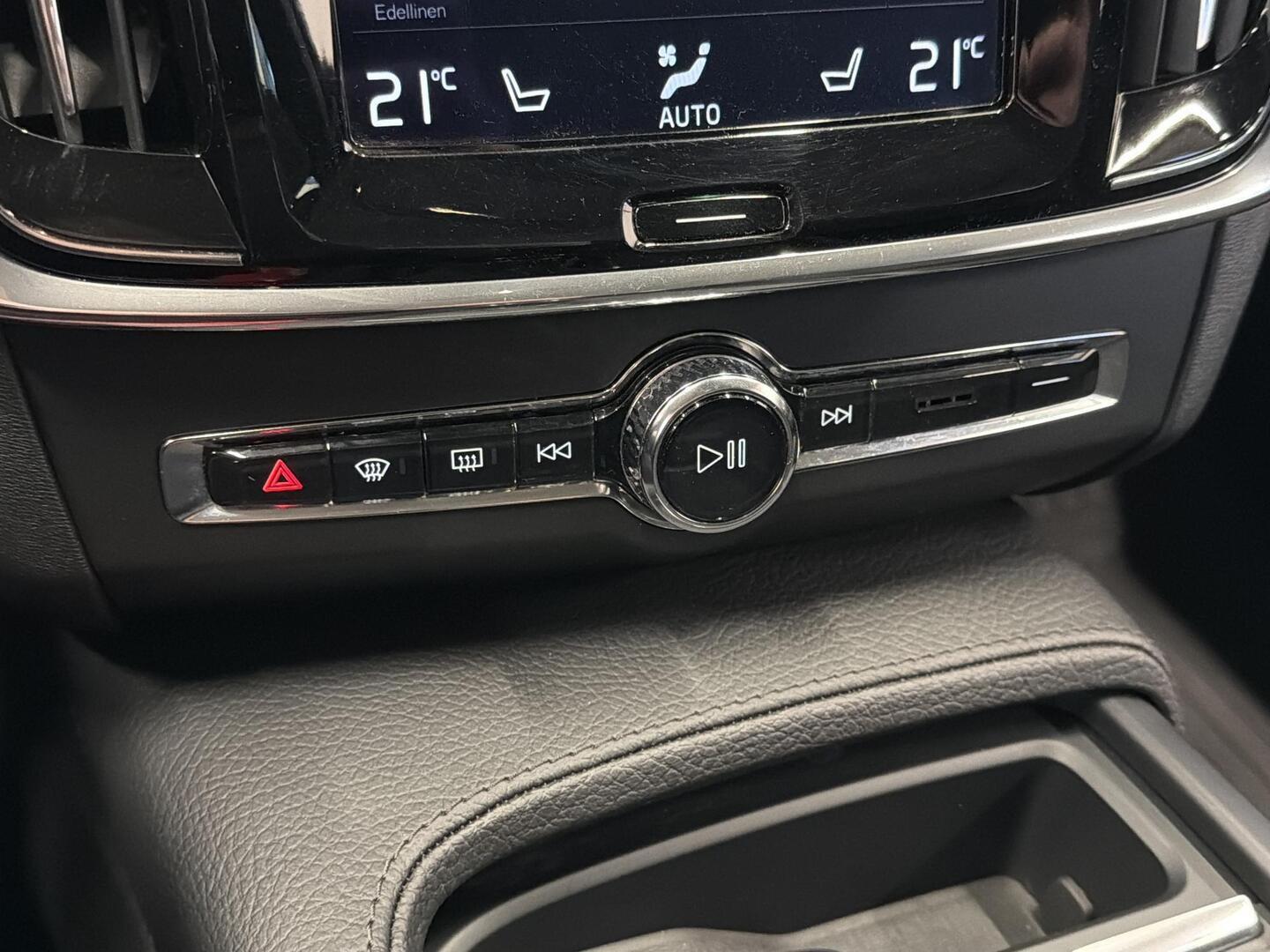 VOLVO V90 Cross Country 2017