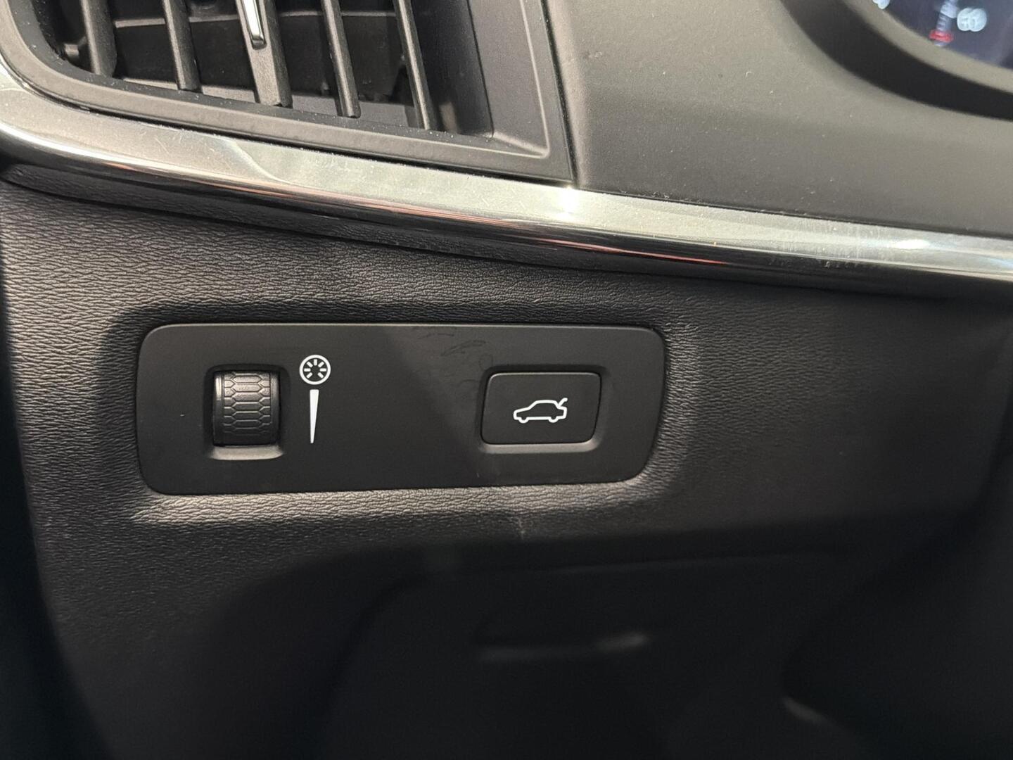 VOLVO V90 Cross Country 2017