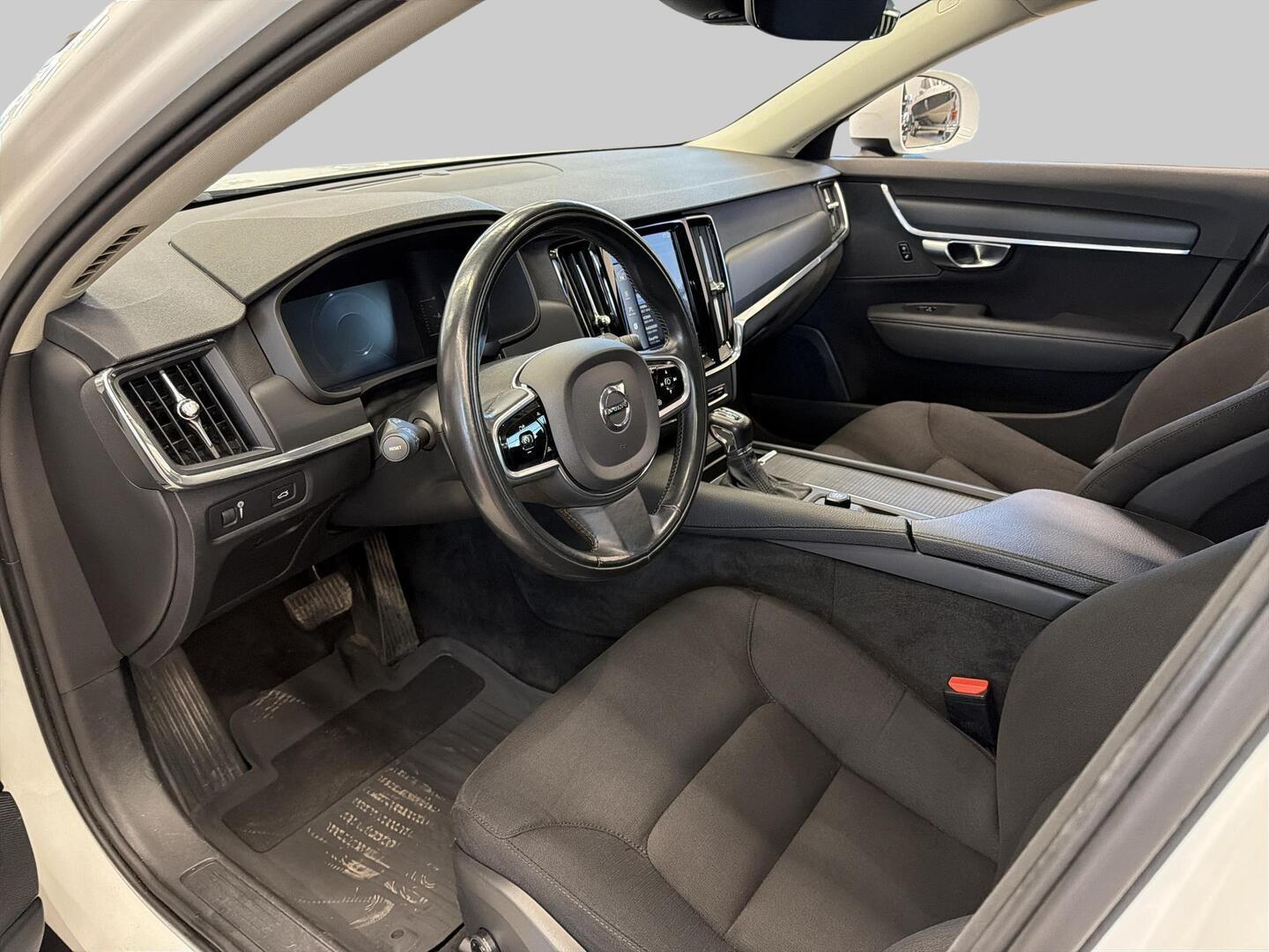 VOLVO V90 Cross Country 2017