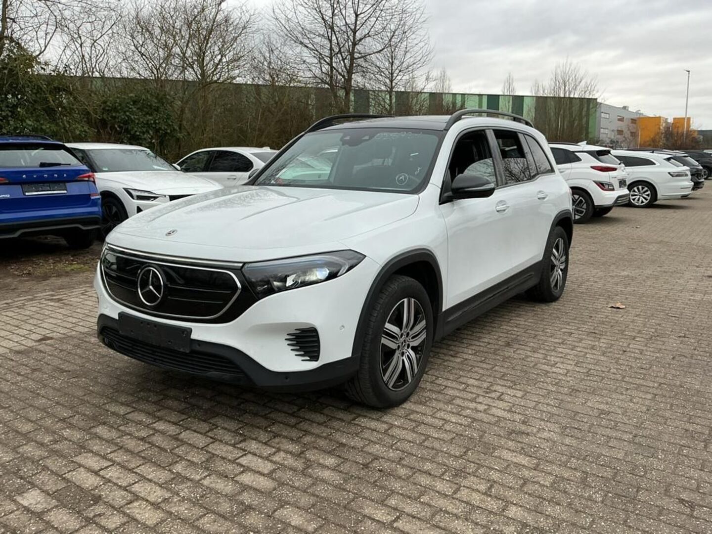 MERCEDES-BENZ EQB 2023