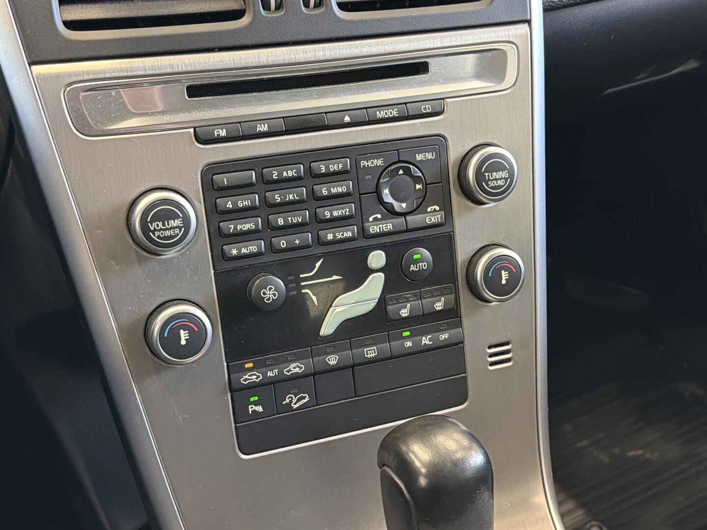 VOLVO XC60 2010