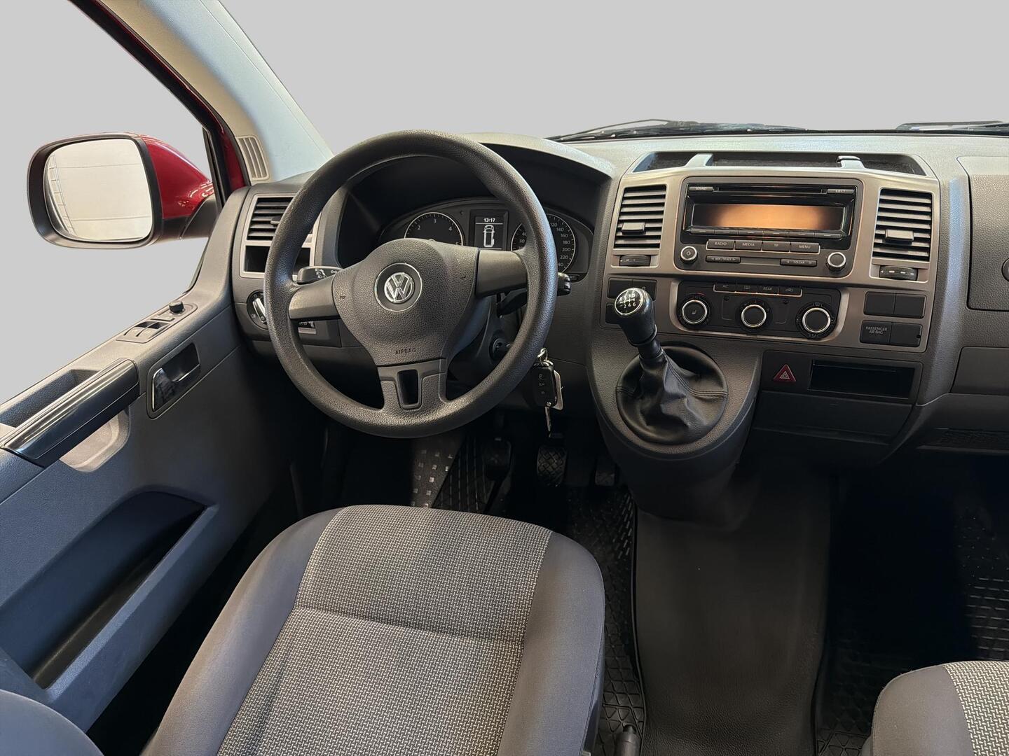 VOLKSWAGEN Caravelle 2012