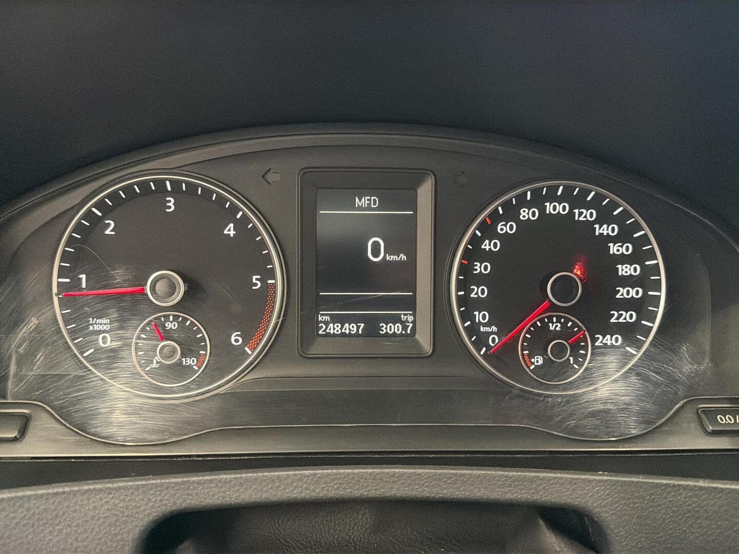 VOLKSWAGEN Caravelle 2012