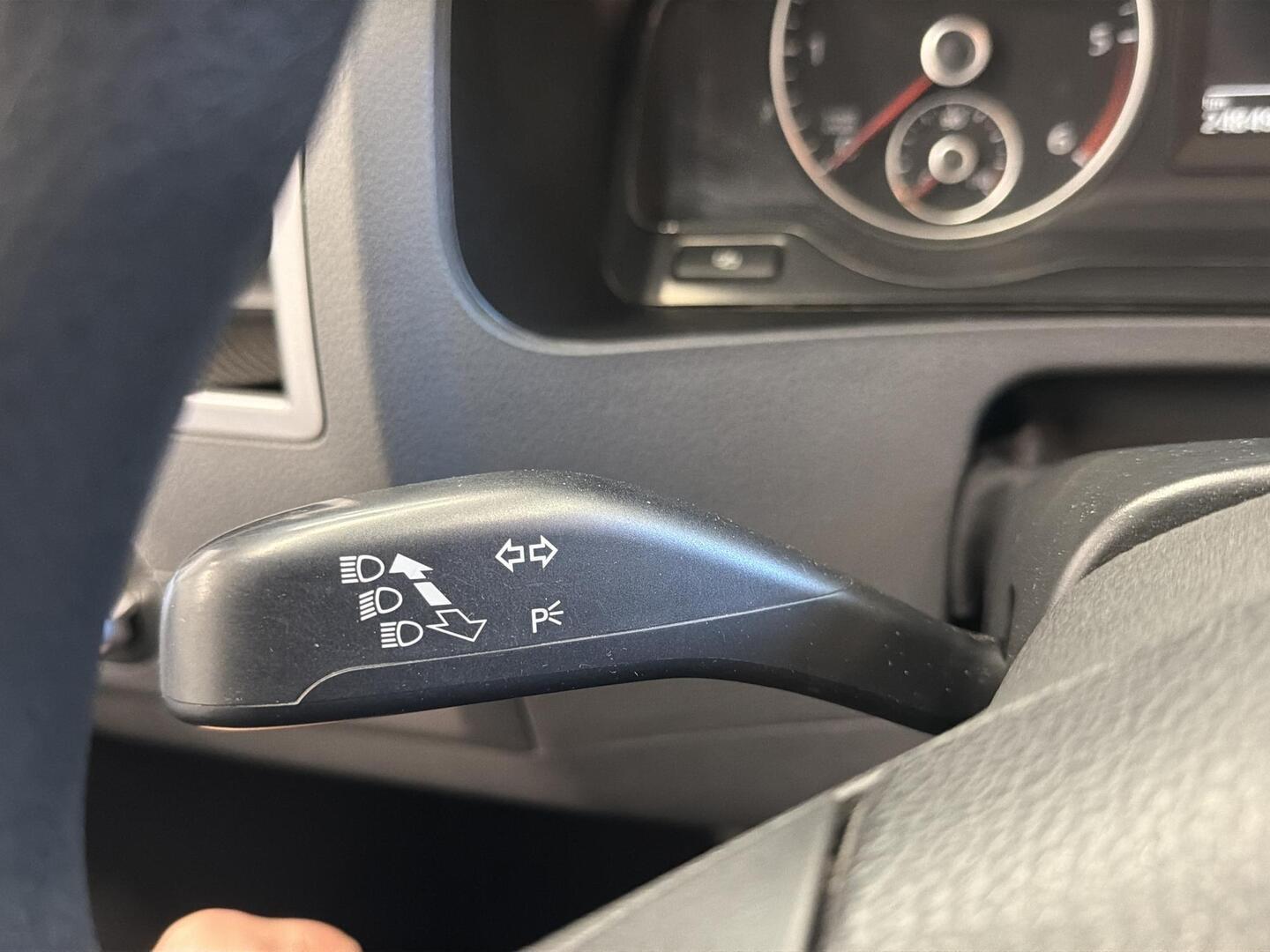 VOLKSWAGEN Caravelle 2012