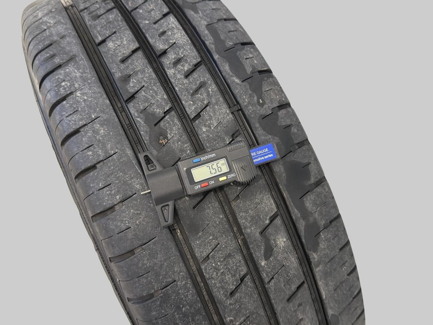 VOLKSWAGEN Caravelle 2012