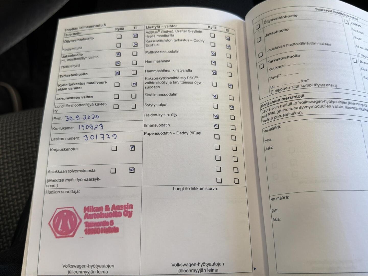 VOLKSWAGEN Caravelle 2012