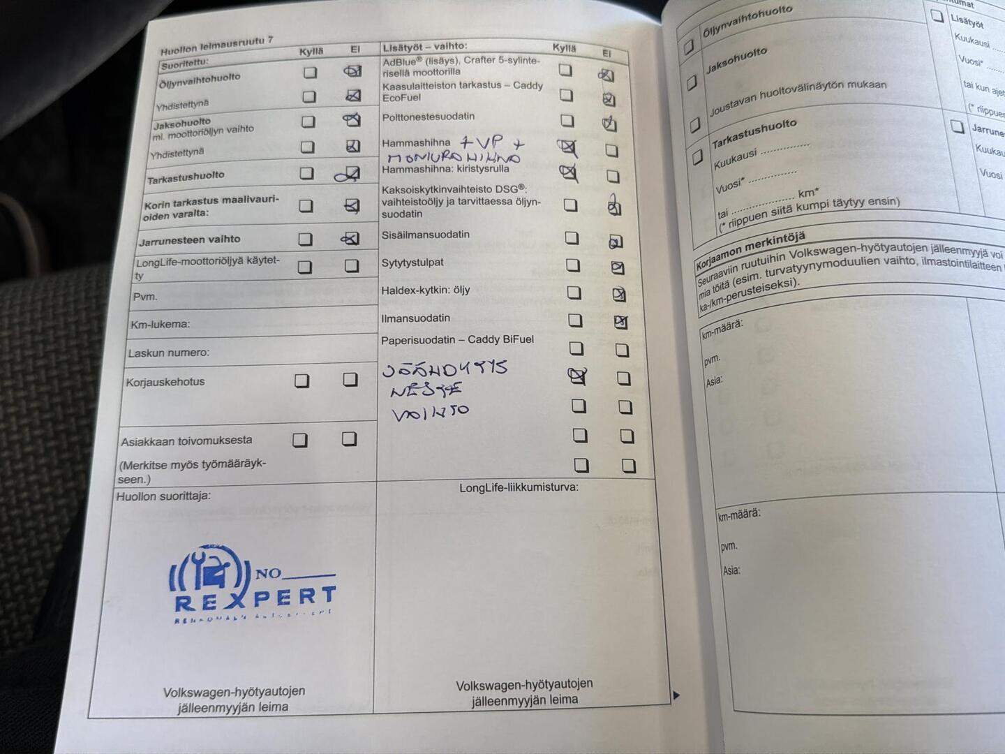 VOLKSWAGEN Caravelle 2012