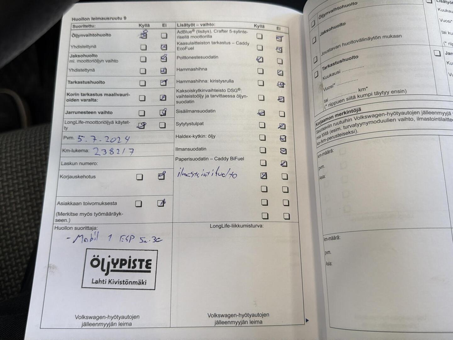 VOLKSWAGEN Caravelle 2012