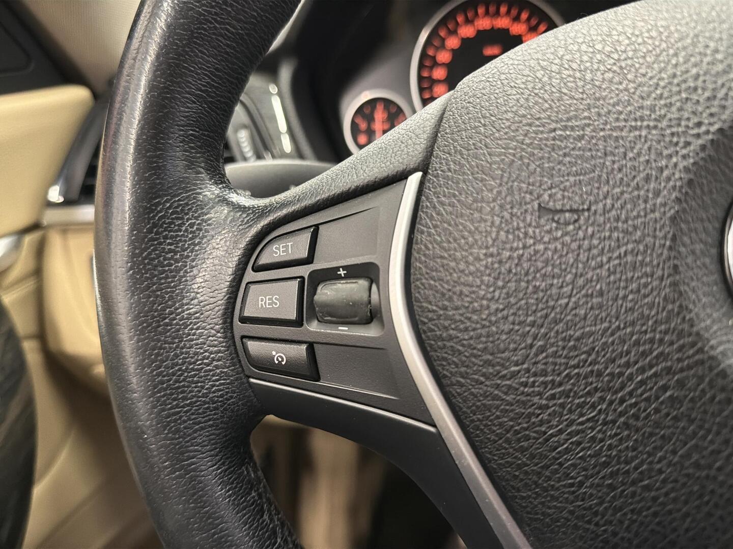 BMW 320 Gran Turismo 2013