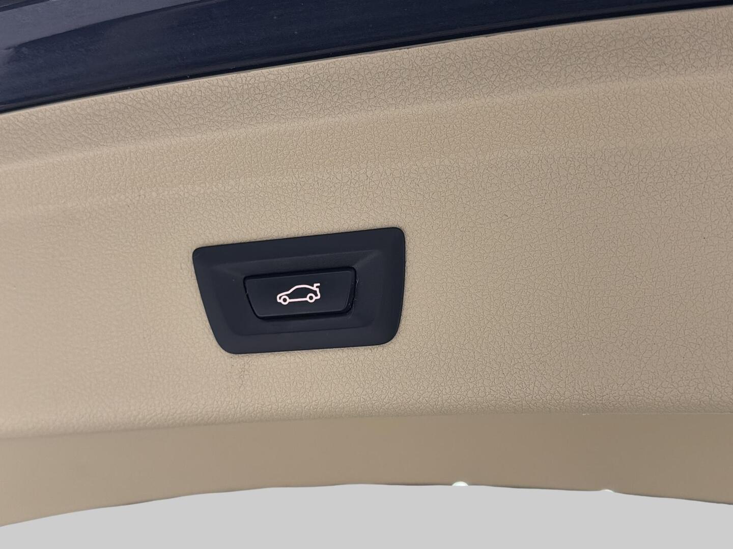 BMW 320 Gran Turismo 2013