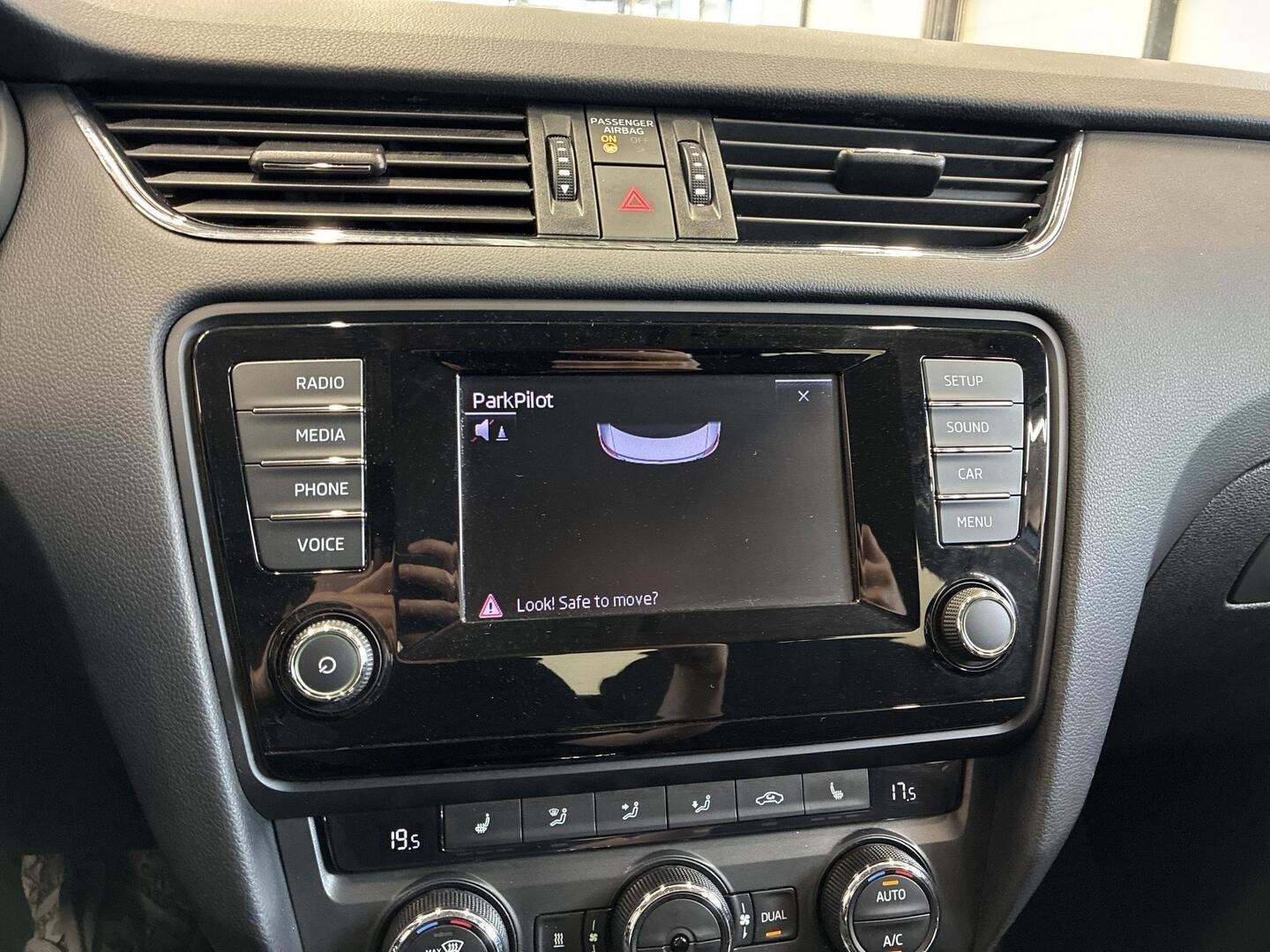 SKODA Octavia 2014