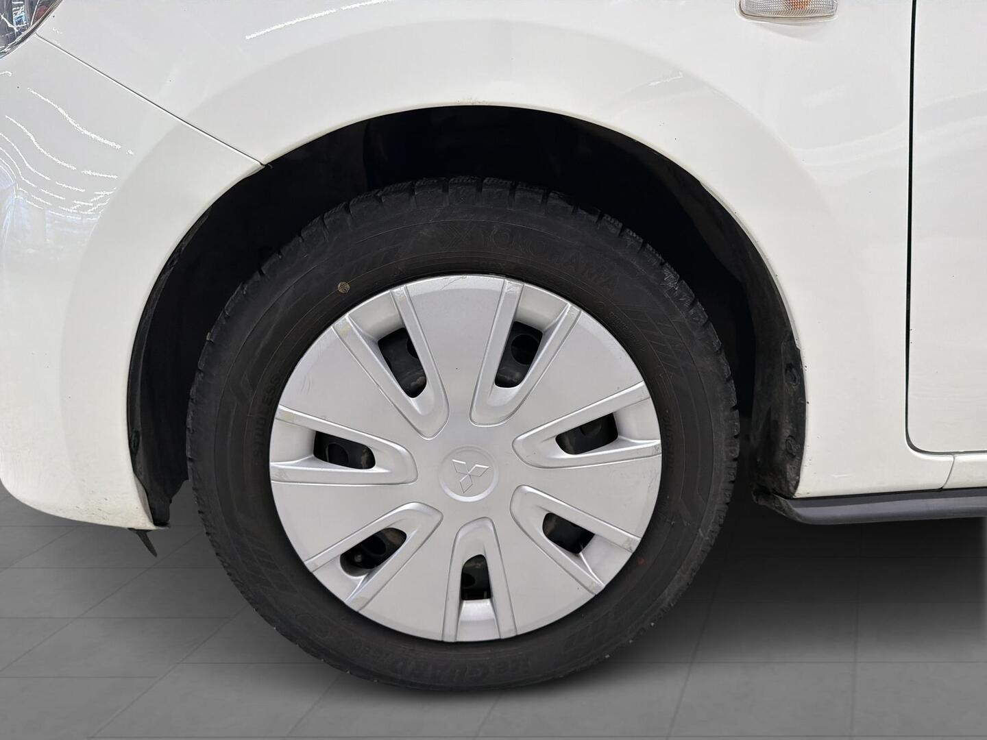 MITSUBISHI Space Star 2016