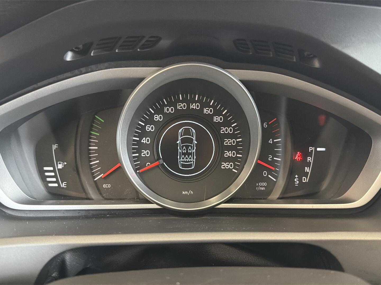 VOLVO V40 Cross Country 2016