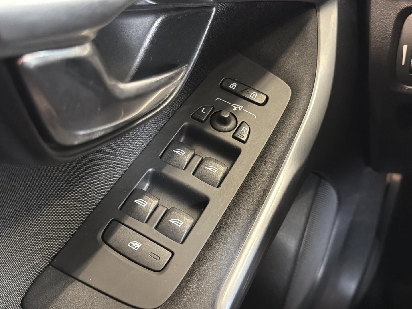 VOLVO V40 Cross Country 2016