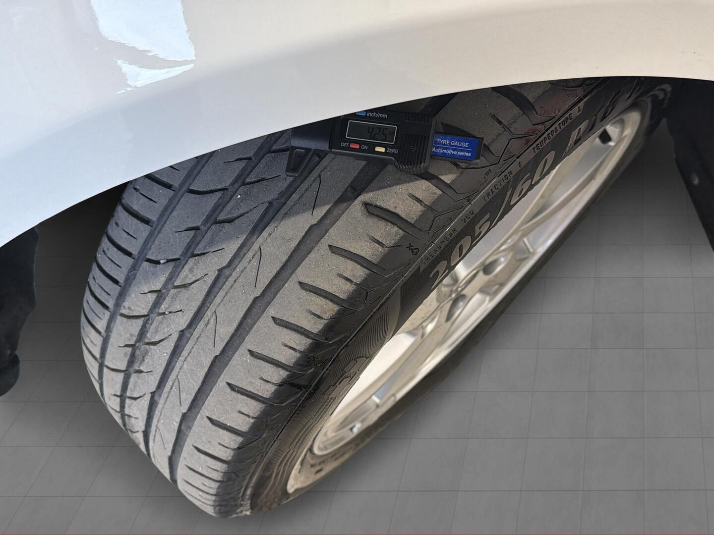 VOLVO V40 Cross Country 2016