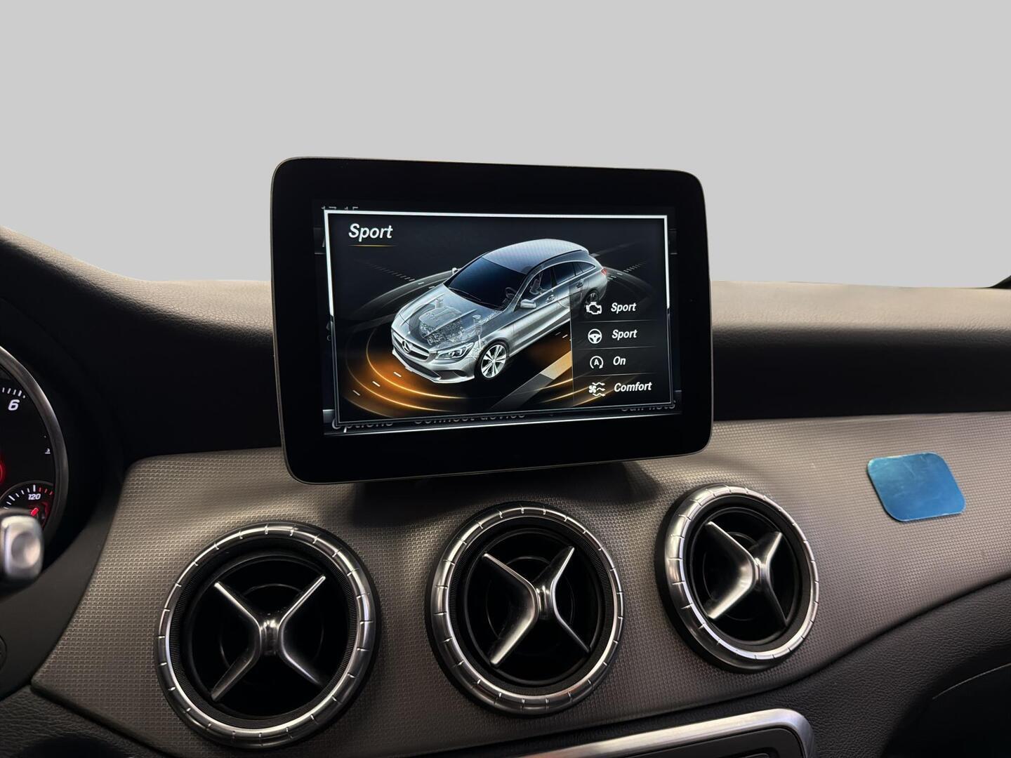 MERCEDES-BENZ CLA 2016