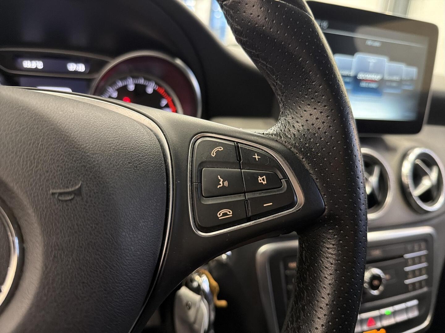 MERCEDES-BENZ CLA 2016