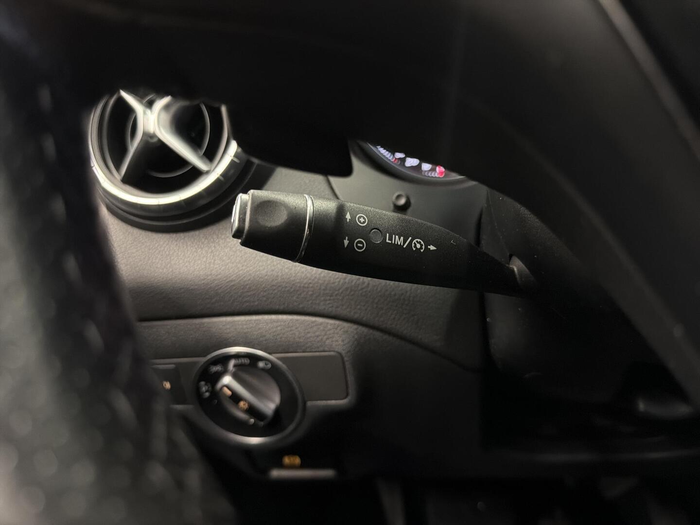 MERCEDES-BENZ CLA 2016