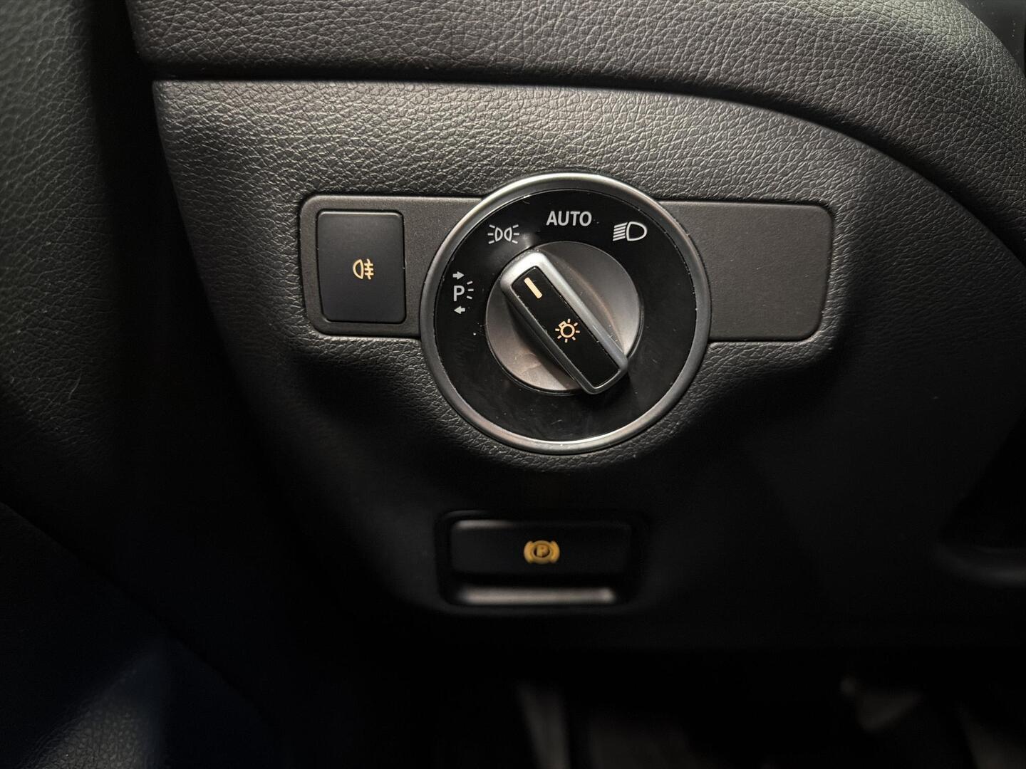 MERCEDES-BENZ CLA 2016