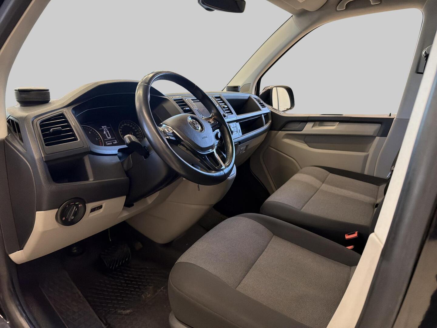 VOLKSWAGEN Transporter 2019