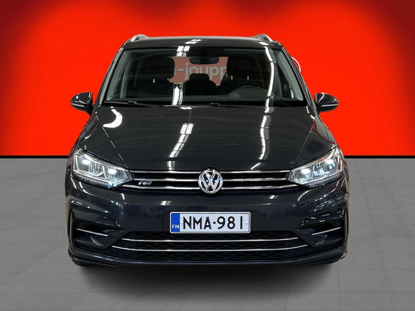 VOLKSWAGEN Touran 2020