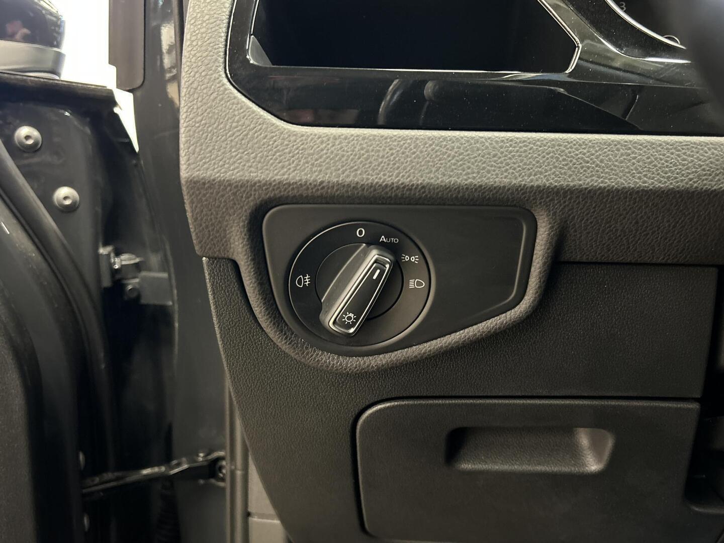 VOLKSWAGEN Touran 2020