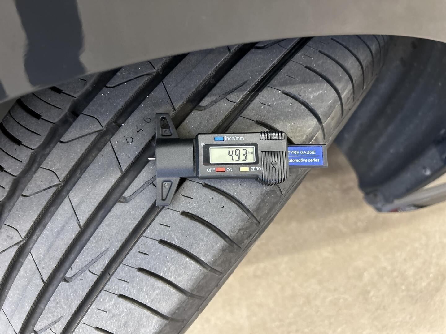 VOLKSWAGEN Touran 2020