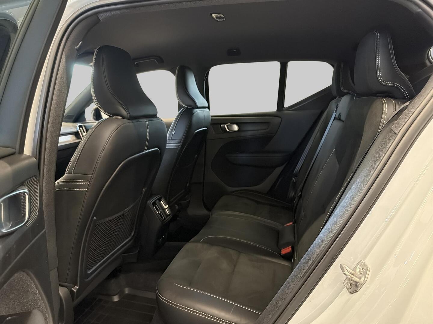 VOLVO XC40 2021