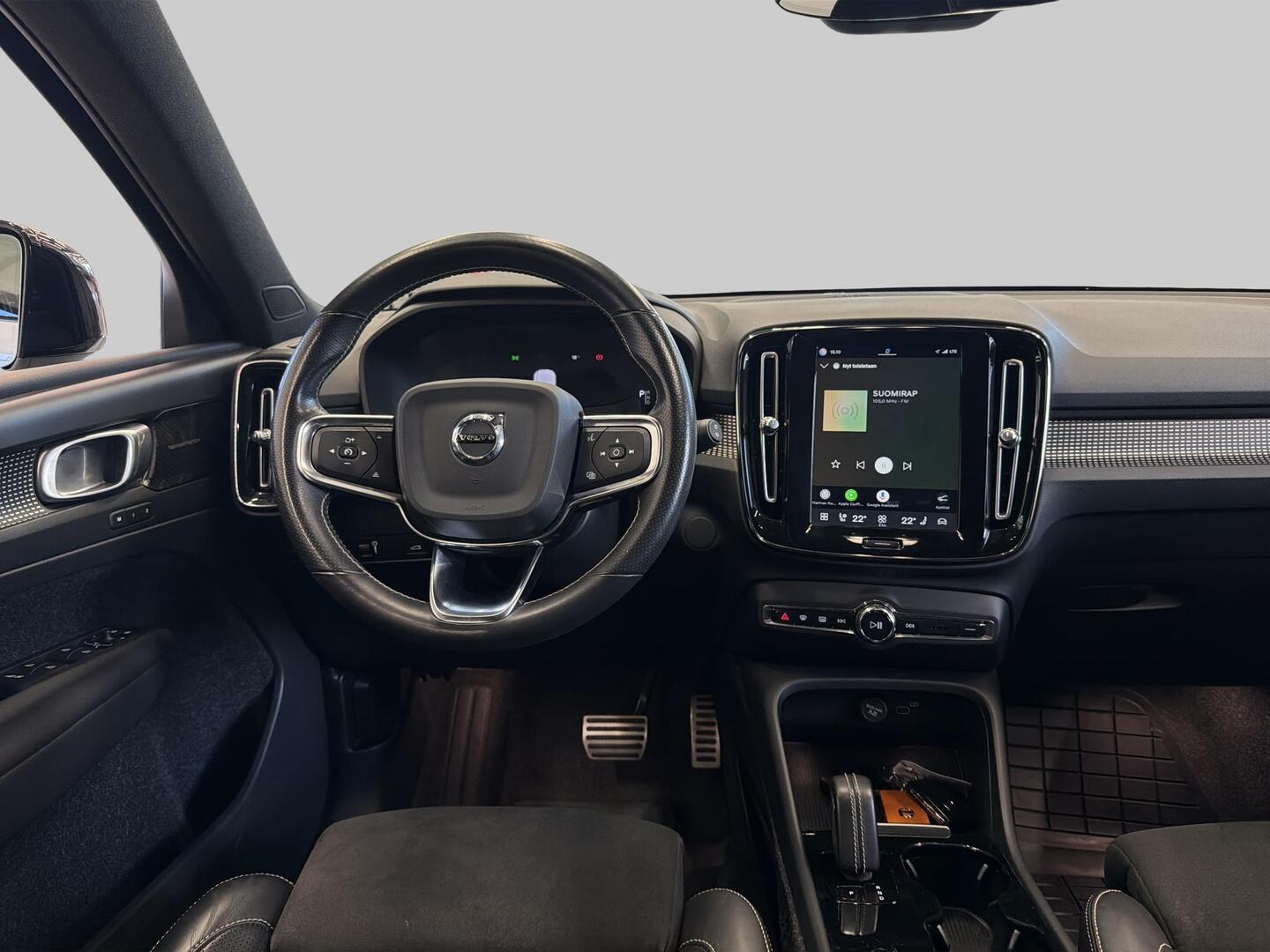 VOLVO XC40 2021