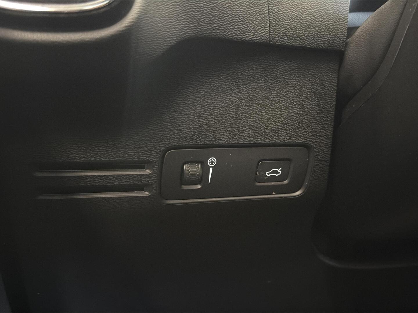 VOLVO XC40 2021