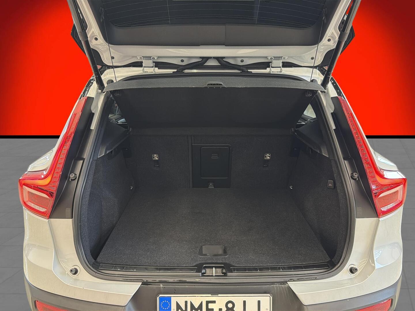 VOLVO XC40 2021