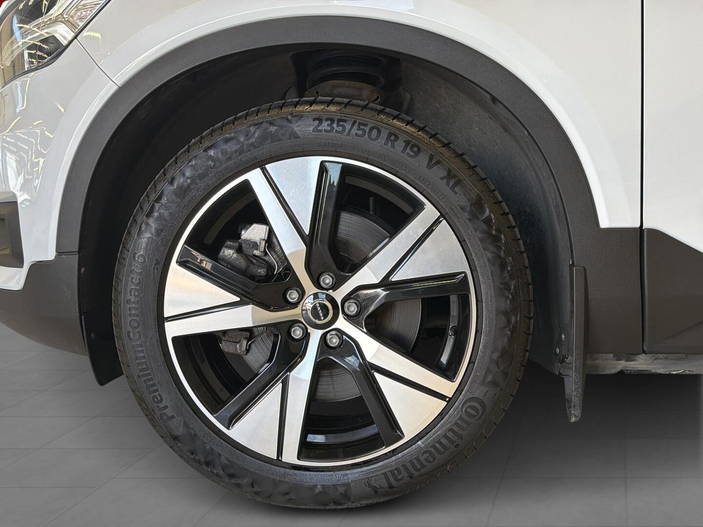 VOLVO XC40 2021