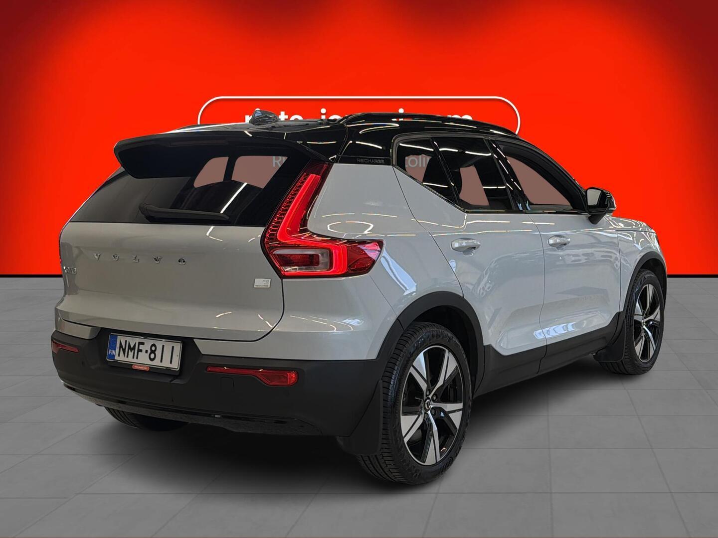 VOLVO XC40 2021