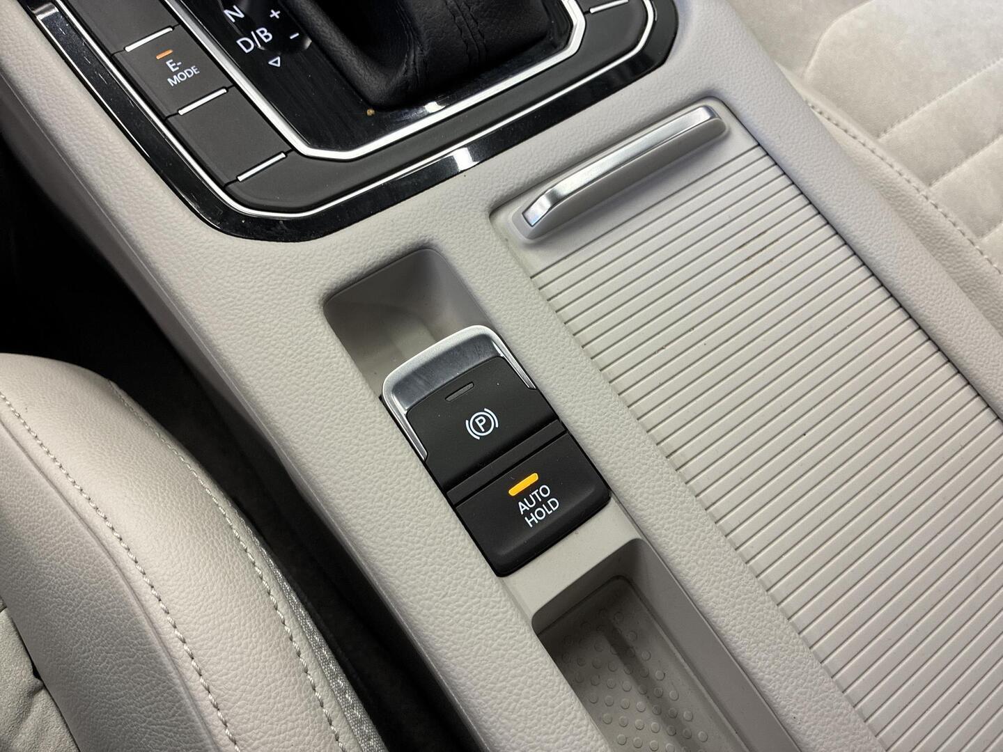 VOLKSWAGEN Passat 2021