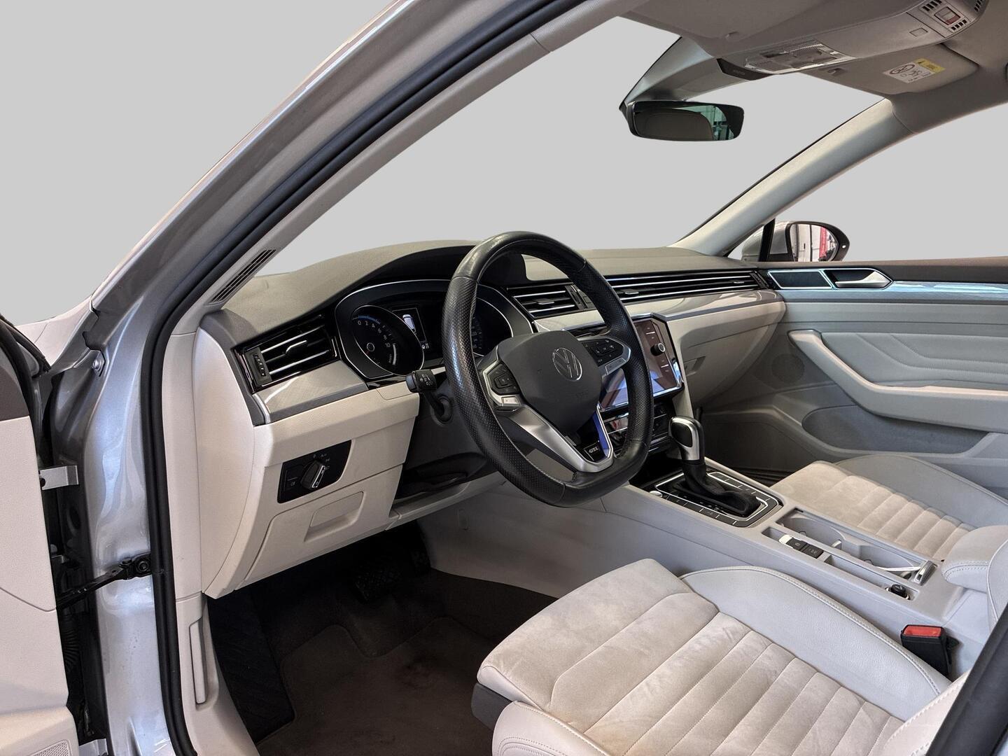 VOLKSWAGEN Passat 2021