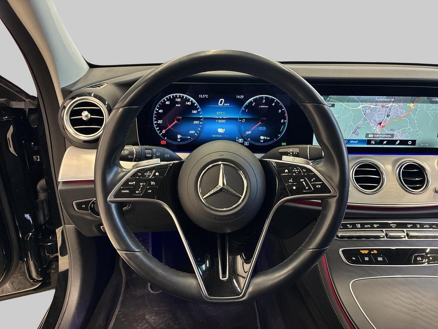 MERCEDES-BENZ E 2022