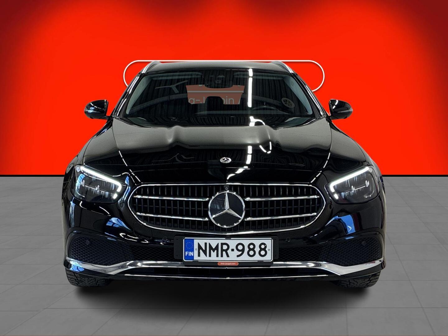 MERCEDES-BENZ E 2022