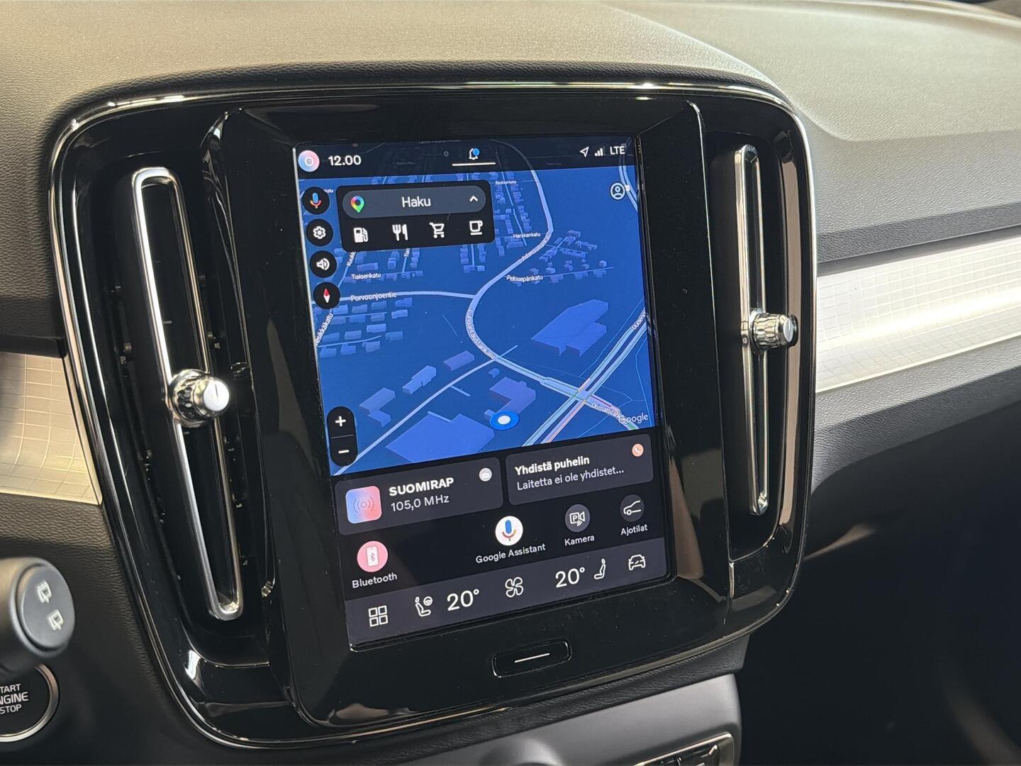 VOLVO XC40 2024