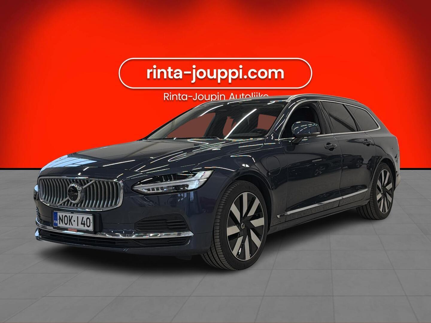 VOLVO V90 2025