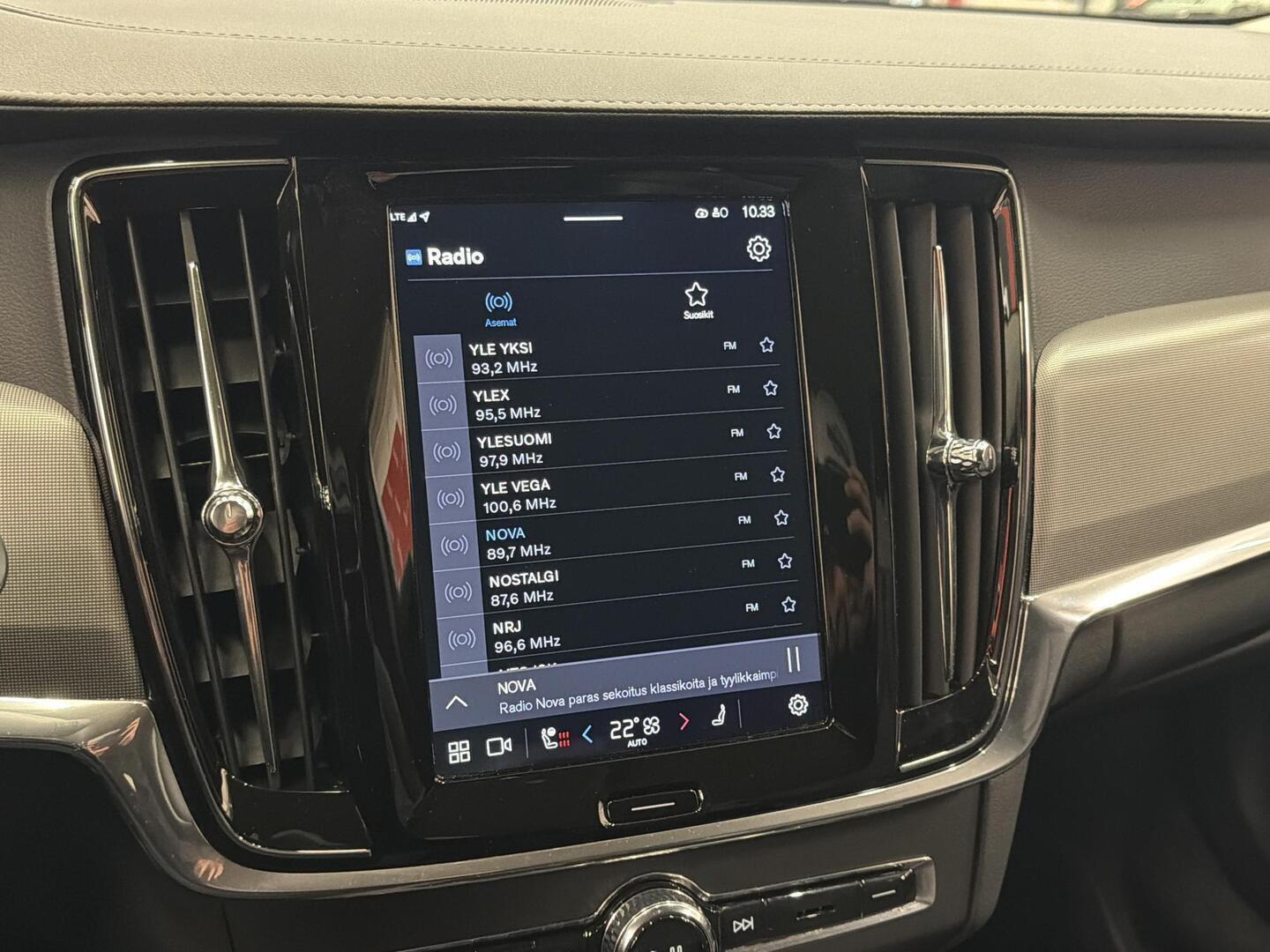 VOLVO V90 2025