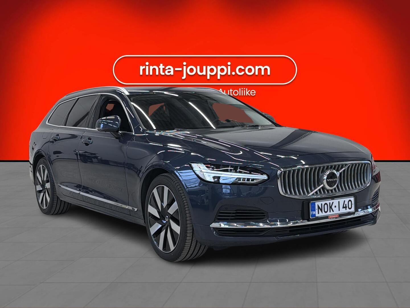 VOLVO V90 2025