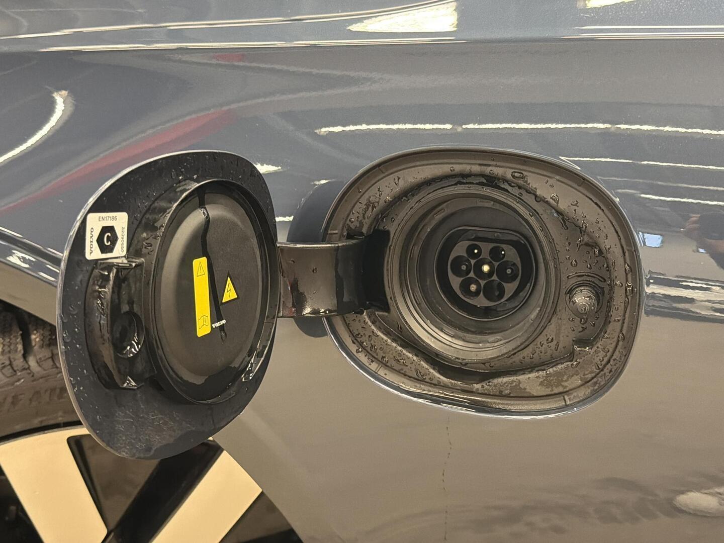 VOLVO V90 2025