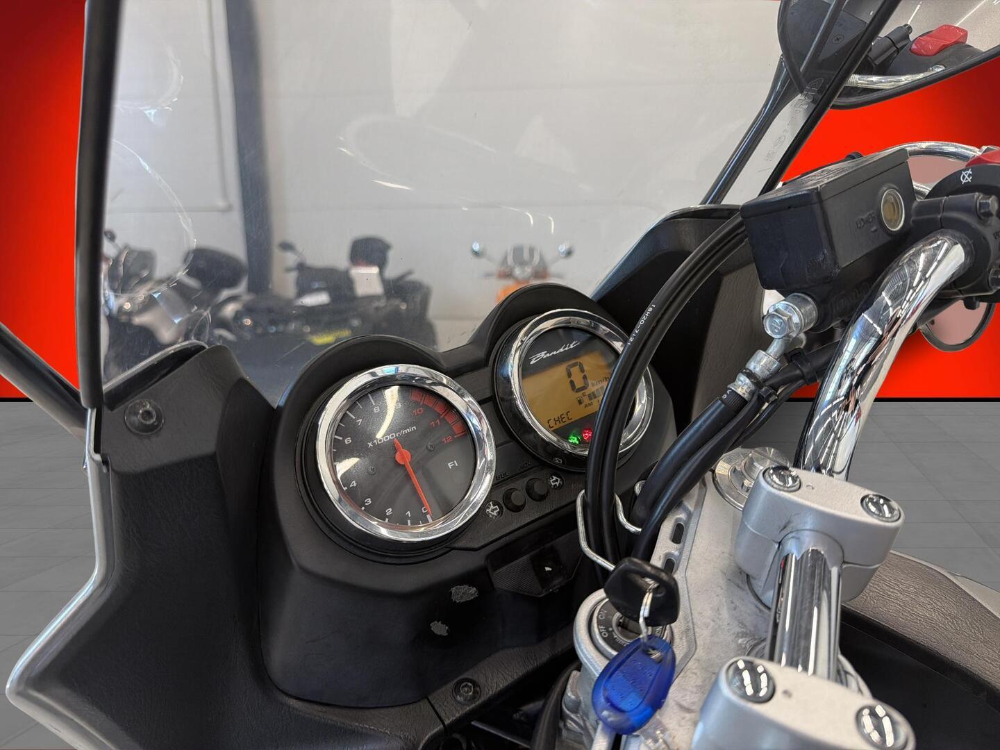 SUZUKI GSF 2009