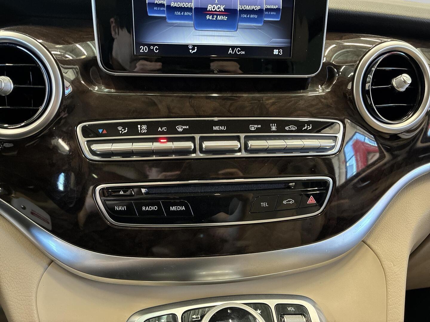 MERCEDES-BENZ V 2015