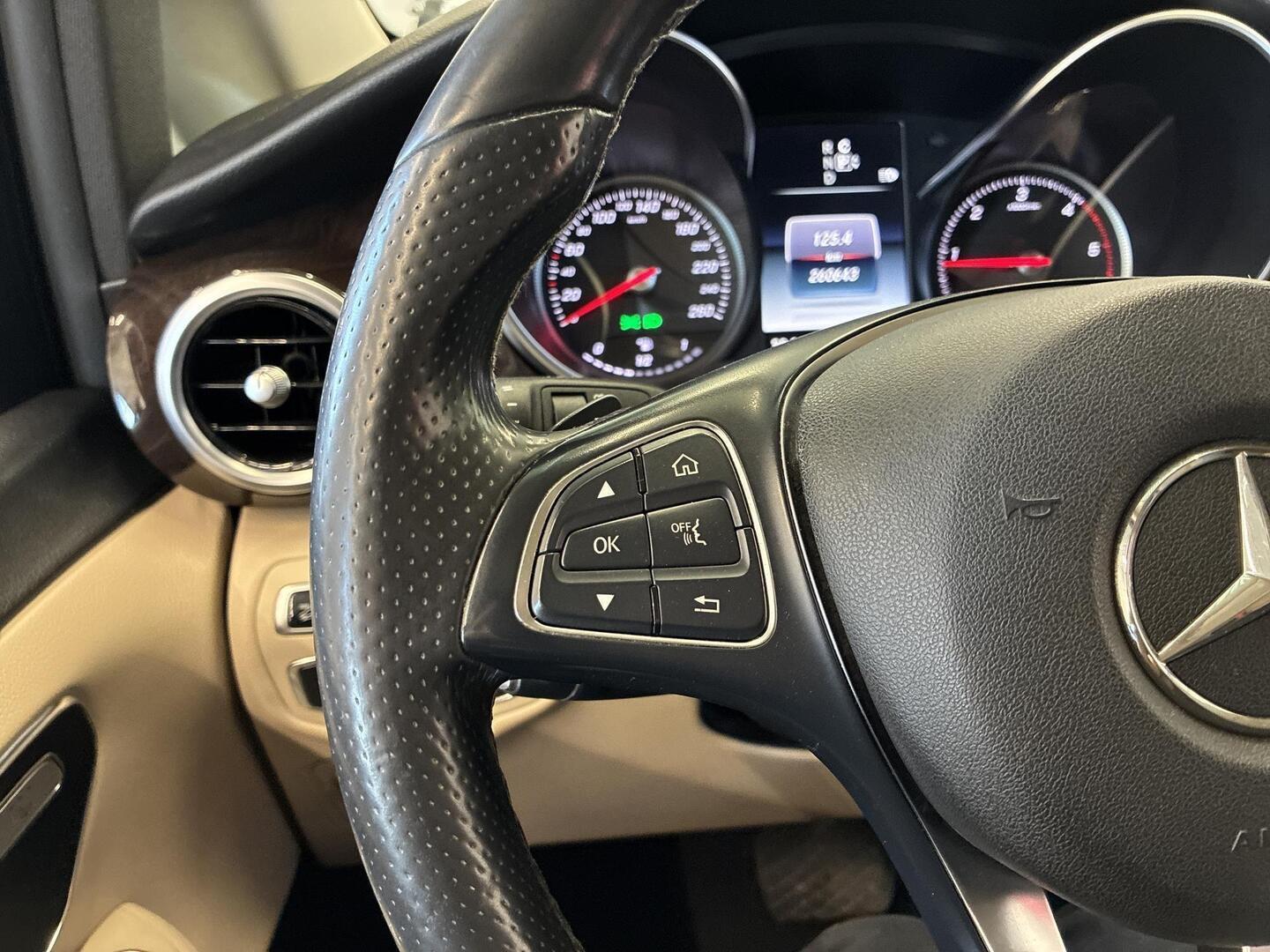 MERCEDES-BENZ V 2015