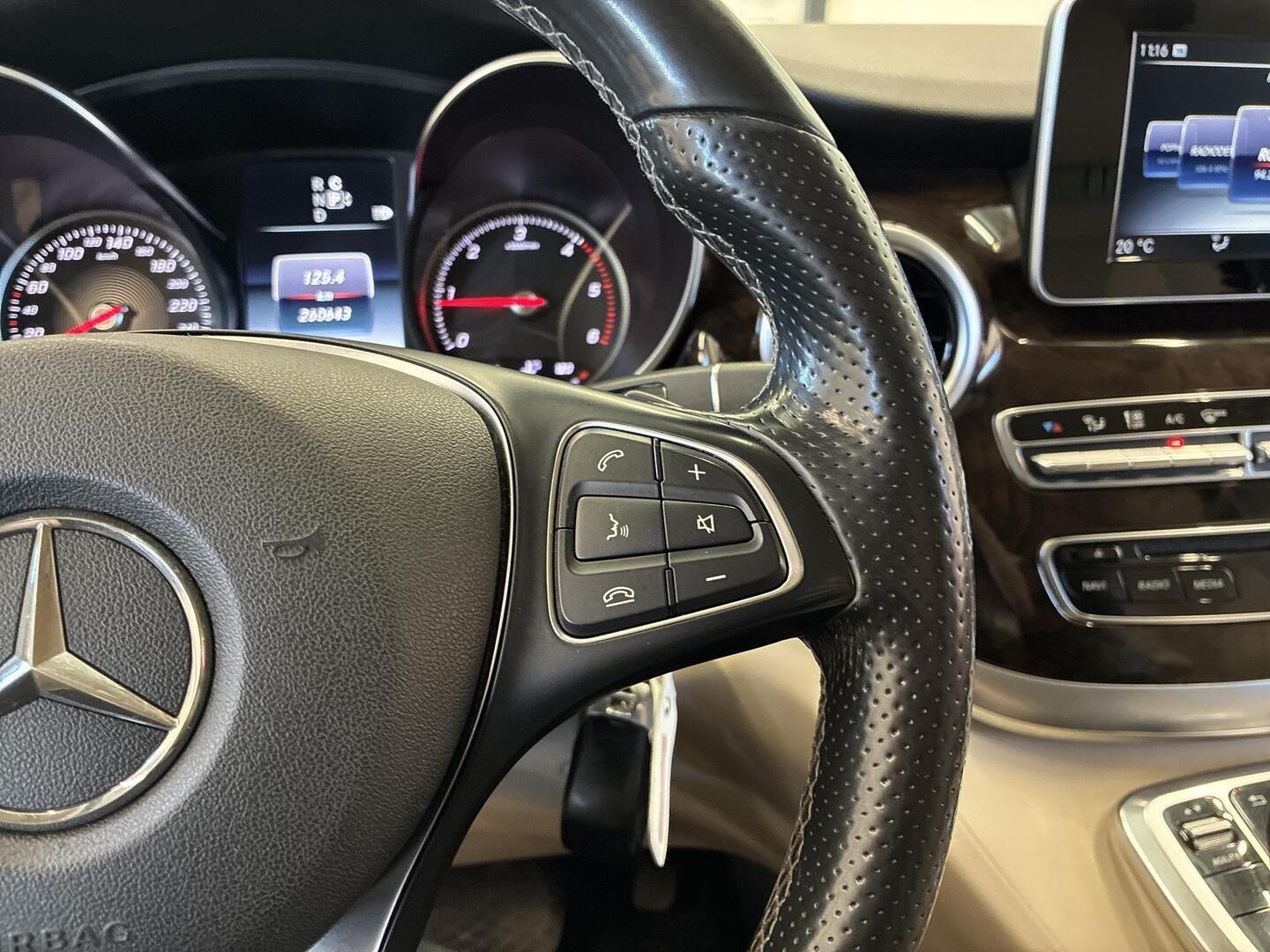 MERCEDES-BENZ V 2015