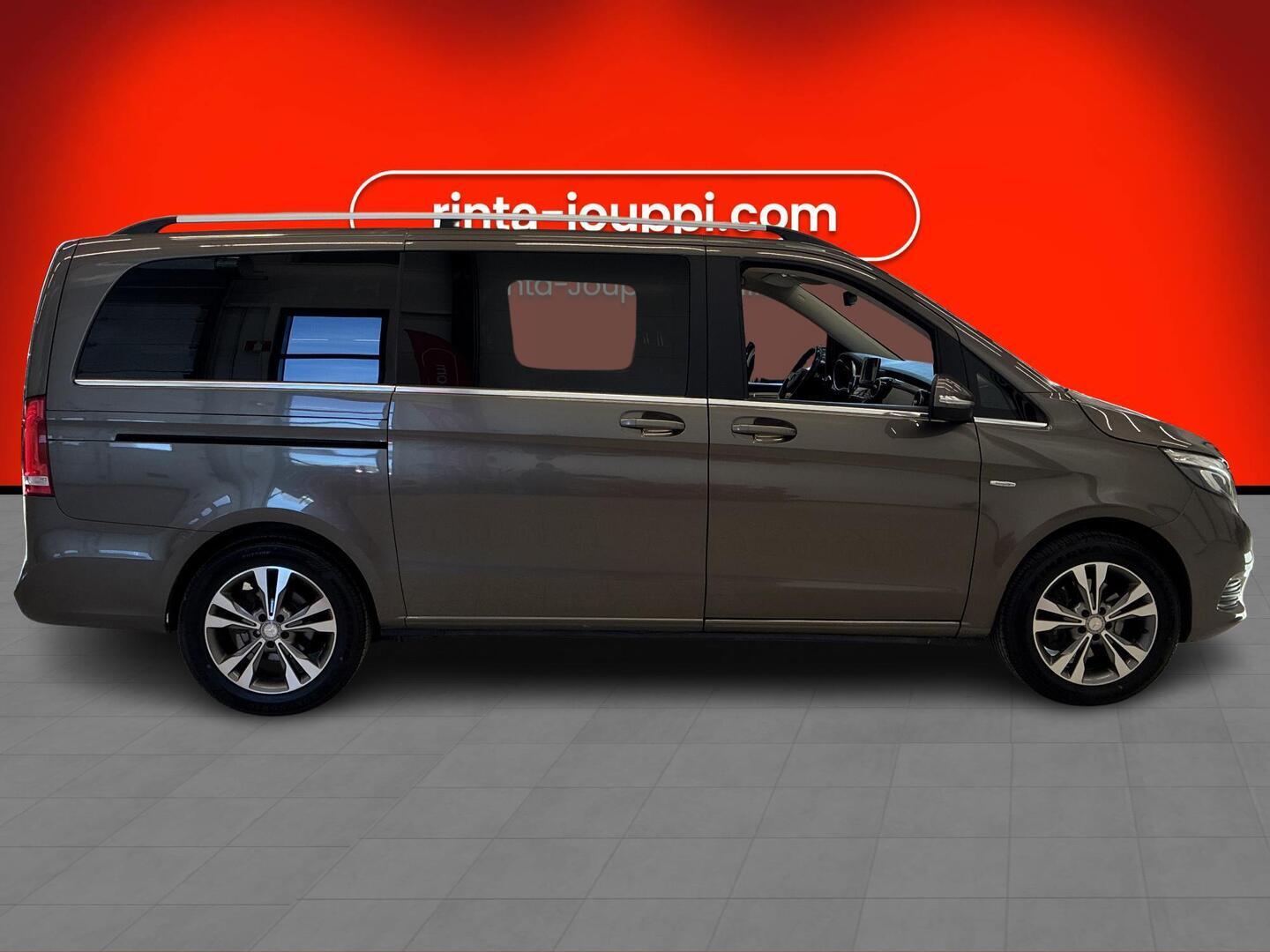 MERCEDES-BENZ V 2015