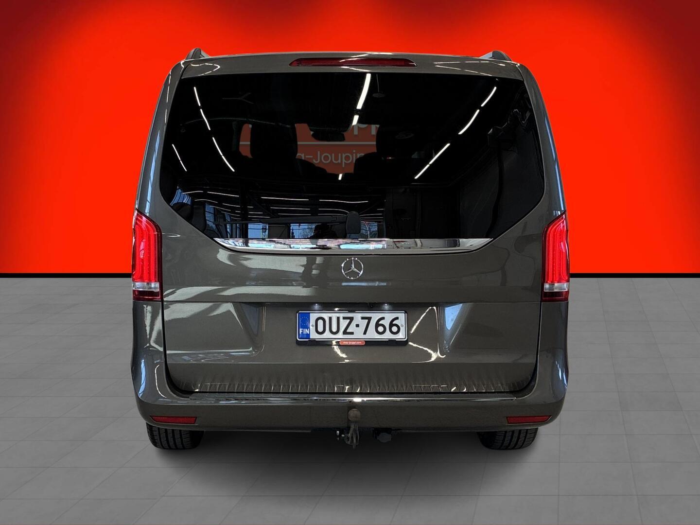 MERCEDES-BENZ V 2015