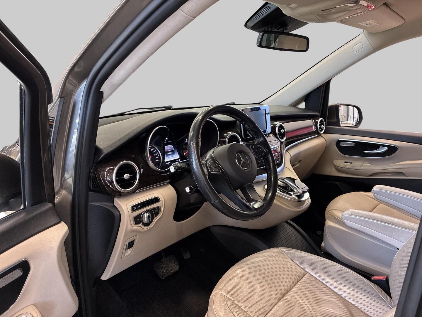 MERCEDES-BENZ V 2015